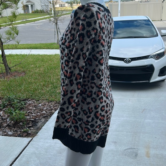 KIRRA OVERSIZED SWEATER TOP SIZE XS NWT - Picture 5 of 6